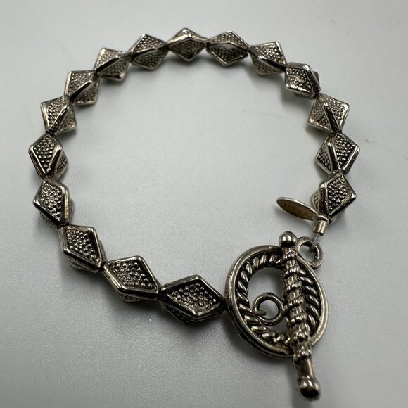 3/$30 Pollie Bracelet Silver Tone Diamond Shape Link Textured Toggle Clasp 6.5" - Picture 1 of 8